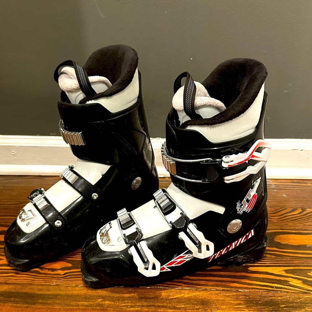 Technica JT 3 Jr 25.5/305 Downhill Ski Boot. Approx Kids 7-8/Womens 8-9